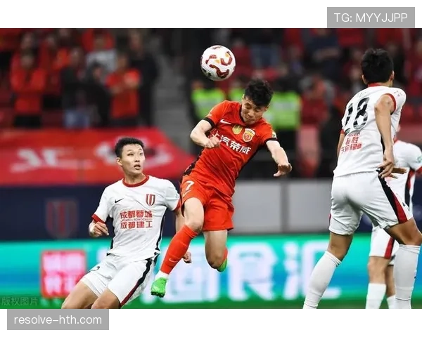 武磊闪耀亚洲杯攻入关键进球，状态回暖成国足亮点