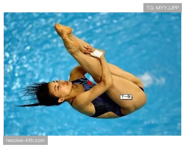 伏明霞跳水拿金牌那会儿,家里还在为她省饭钱买训练服 伏明霞跳水拿金牌那会儿,家里还在为她省饭钱买训练服