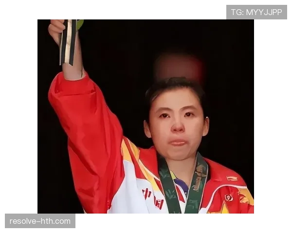 邓亚萍的生活和球场判若两人，平时根本不像传说中那个“乒坛女神”啊？